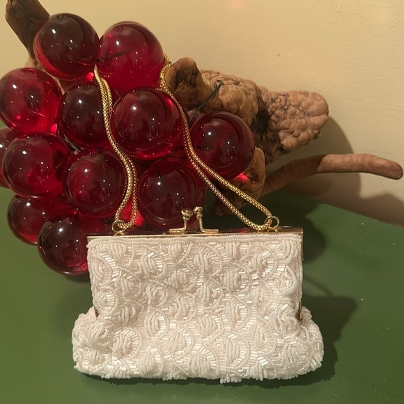 Ed B Robinson white pearl clutch. Handmade in Hong Kong - Picture 1 of 9